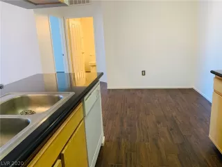 Photo #1: 2170426 Listing