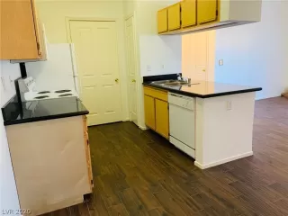 Photo #3: 2170426 Listing