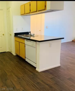 Photo #4: 2170426 Listing