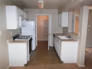 Photo #5: 2170492 Listing