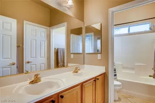 Photo #3: 2170695 Listing