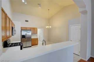 Photo #5: 2170803 Listing 