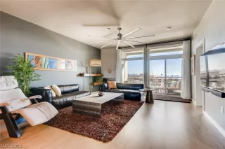 Photo #3: 2170873 Listing