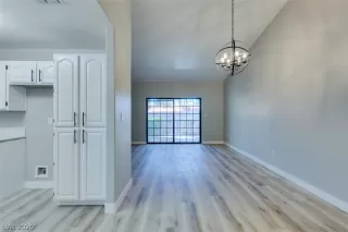 Photo #3: 2170927 Listing