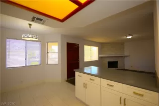 Photo #4: 2170975 Listing