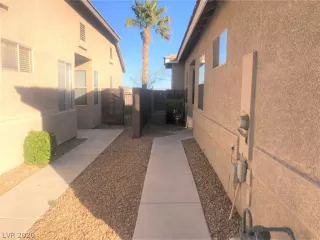 Photo #3: 2171086 Listing