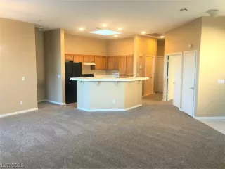 Photo #5: 2171086 Listing