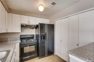 Photo #5: 2171092 Listing 