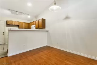 Photo #6: 2171095 Listing