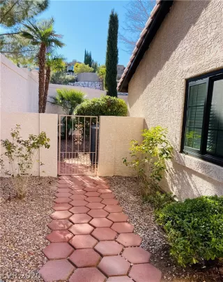 Photo #4: 2171101 Listing 