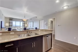 Photo #4: 2171197 Listing 