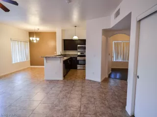 Photo #5: 2171298 Listing 