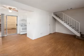 Photo #4: 2171410 Listing