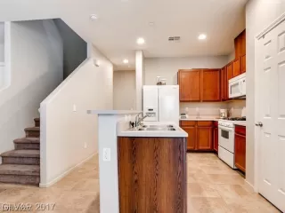 Photo #5: 2171529 Listing