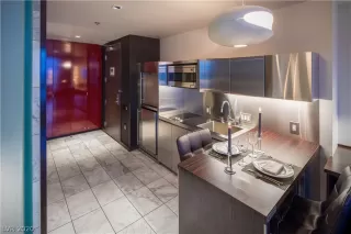 Photo #4: 2171538 Listing