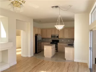 Photo #6: 2171565 Listing