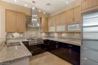 Photo #3: 2171581 Listing 