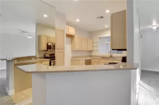 Photo #5: 2171720 Listing