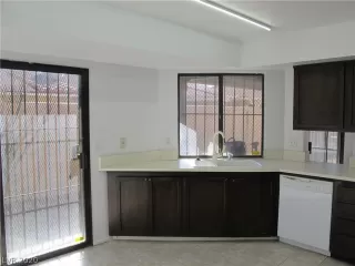Photo #5: 2171889 Listing 