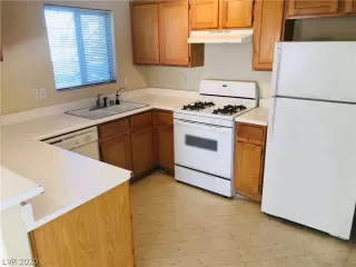 Photo #5: 2171902 Listing 