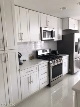 Photo #3: 2171910 Listing