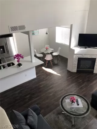 Photo #4: 2171910 Listing