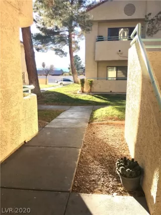 Photo #2: 2172000 Listing 