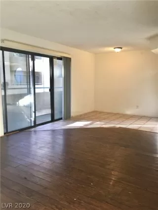 Photo #3: 2172000 Listing 