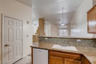 Photo #6: 2172038 Listing 