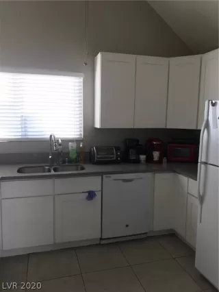 Photo #5: 2172105 Listing 