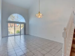 Photo #5: 2172235 Listing