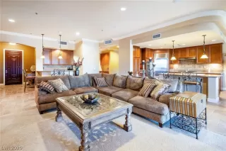 Photo #4: 2172433 Listing