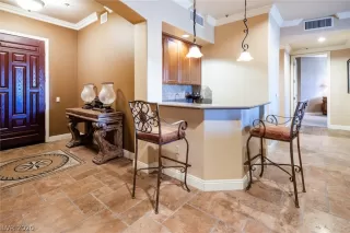 Photo #5: 2172433 Listing