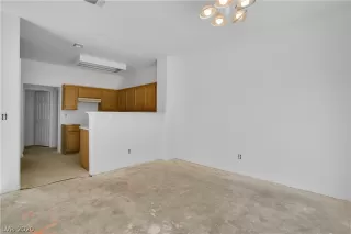 Photo #6: 2172497 Listing