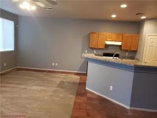 Photo #1: 2172545 Listing