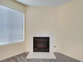 Photo #4: 2172622 Listing