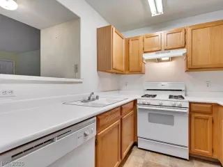 Photo #5: 2172622 Listing