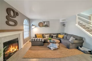 Photo #3: 2172837 Listing