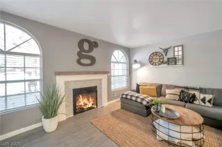 Photo #4: 2172837 Listing