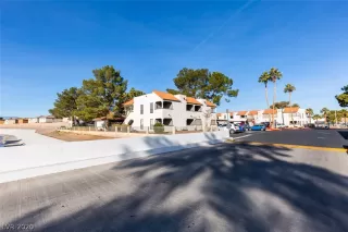 Photo #3: 2172858 Listing