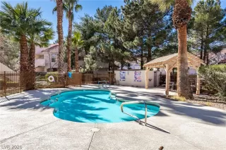 Photo #3: 2172926 Listing