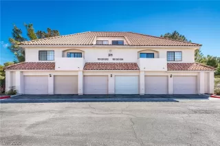 Photo #4: 2172926 Listing