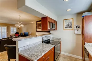 Photo #4: 2173046 Listing 