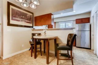 Photo #5: 2173046 Listing 