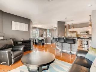 Photo #3: 2173052 Listing