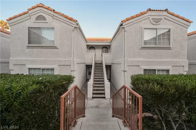 MLS: 2173227 Condo For Sale