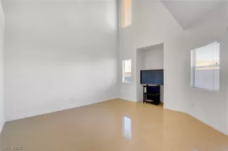 Photo #4: 2173240 Listing