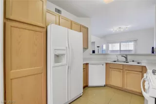 Photo #5: 2173240 Listing