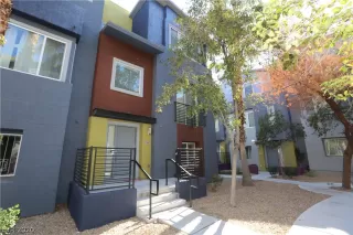 Photo #1: 2173301 Listing 