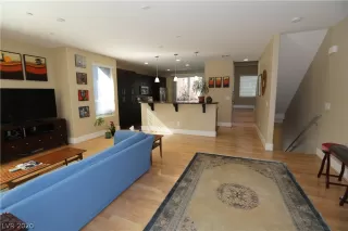 Photo #4: 2173301 Listing 